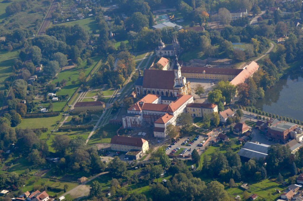 Die Klosteranlage von oben. 